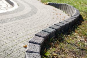 Polbruk_Palisada Zen Obrzeża – dekoracja i stabilizacja